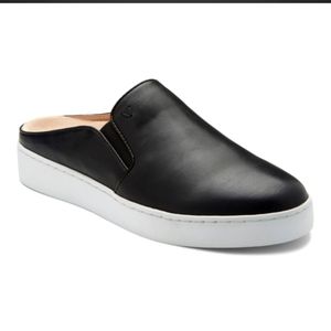 Like new VIONIC leather suede slides summer